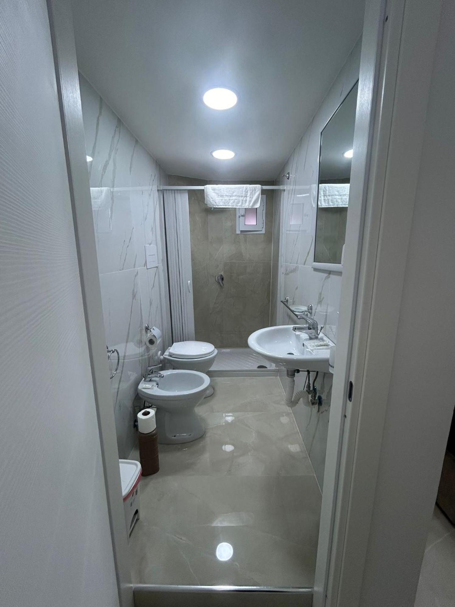 Luxury Rooms Carbonara 95 Nápoles Exterior foto