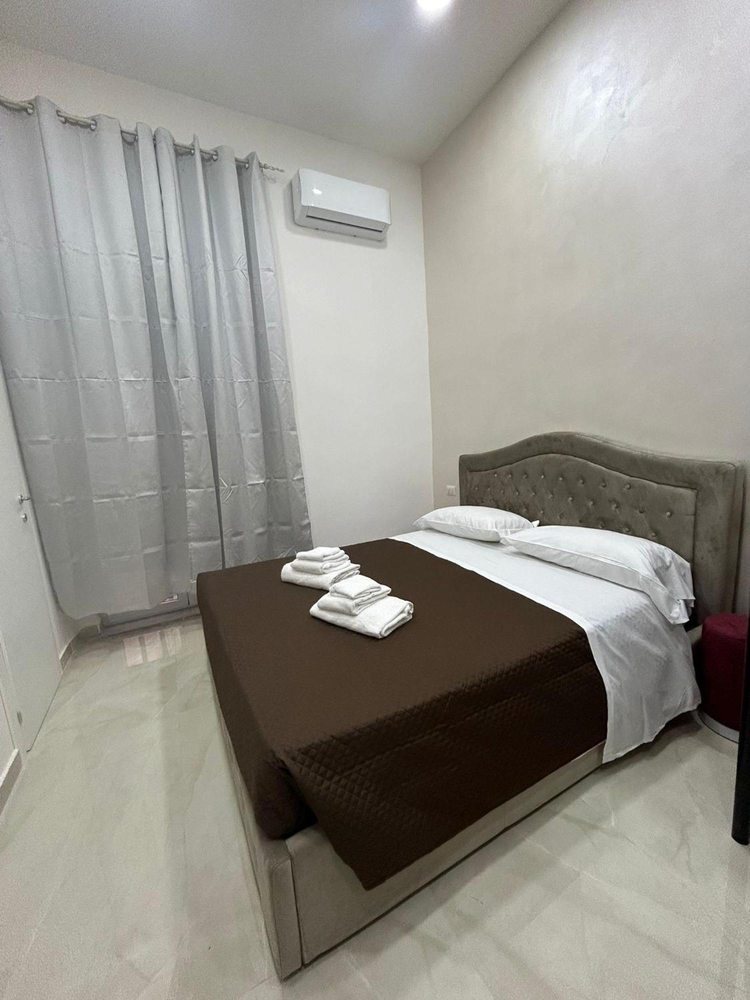 Luxury Rooms Carbonara 95 Nápoles Exterior foto